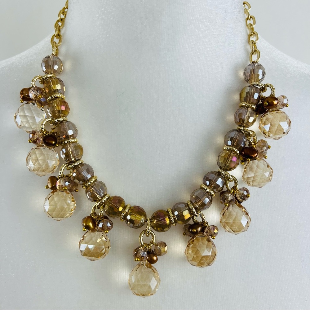 Beautiful Statement Necklace with Pearl Details